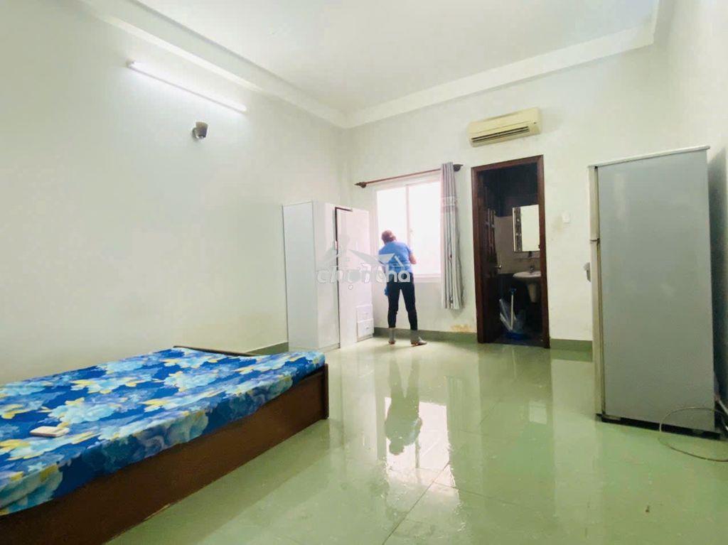 Phòng 5tr cửa sổ trời hẻm 196 tô hiến thành p15 quận 10. - 2