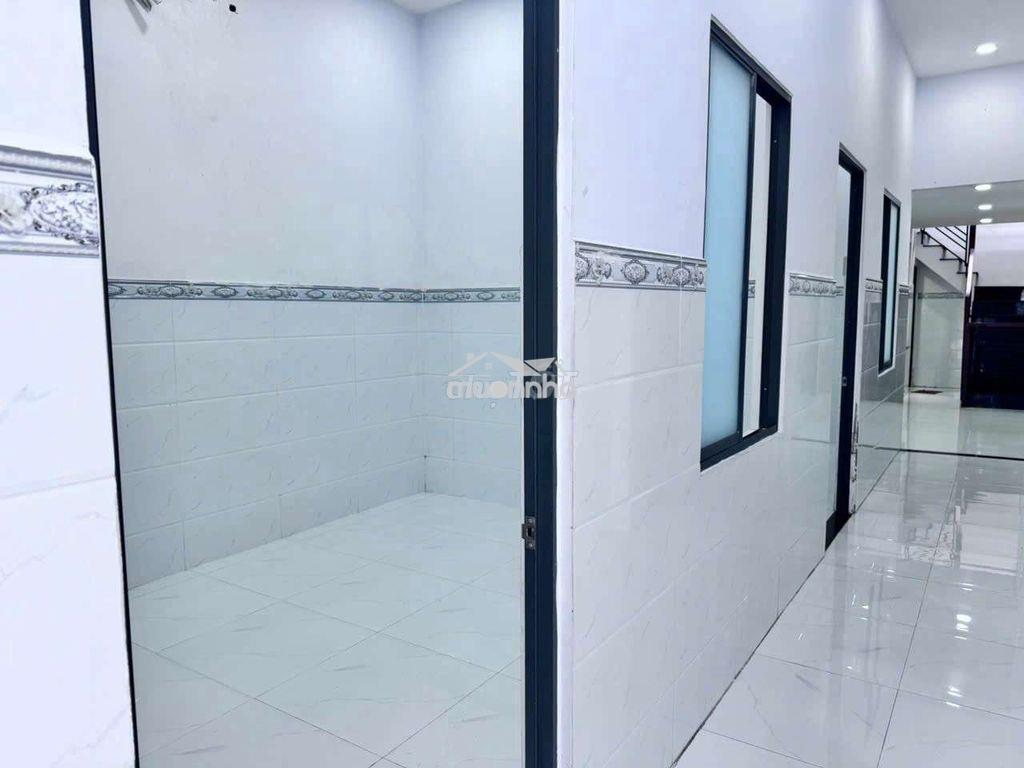Cho thuê nhà mới tinh nhon nhắm. khu c phạm hùng.giá 11tr. dt 4 x18 - 2