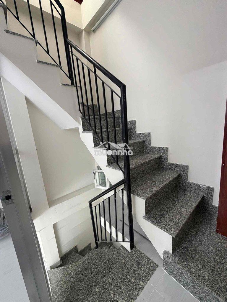 3 tỷ 750 sở hữu nhà 3 tầng giữa quận 10 - 4