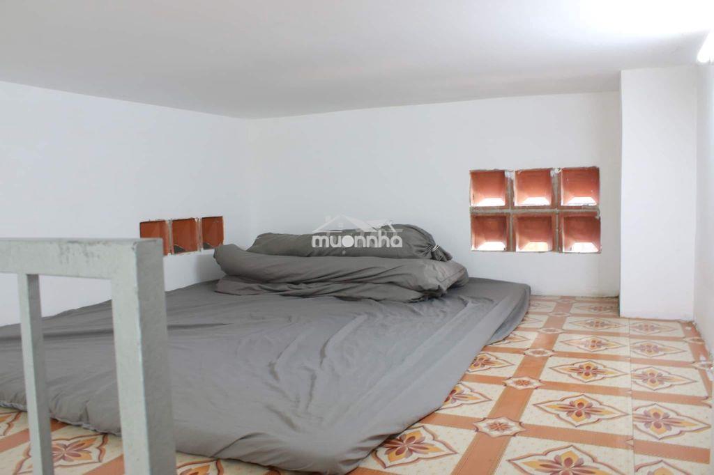 Phòng trệt có gác khoảng 50m² bùi đình túy, tối đa 5 người - 3