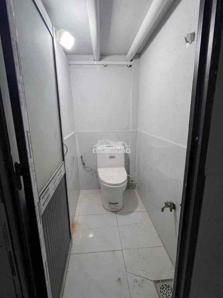 Phòng trọ ngay chợ đầu mối hóc môn. giá 1tr9. địa chỉ 25/2e phạm thị h - 4