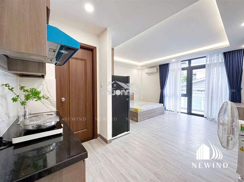 Studio ban công cách lotte mart 500m - gần crescent mall, phú mỹ hưng