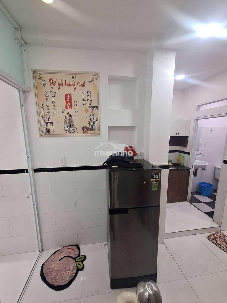 🏠🏠 Cho thuê nhà hẻm 4m đường trần bình trọng, p1, q5
💢 - 3
