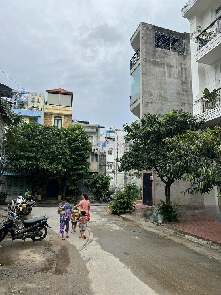 Bán nhà 1/ ngay cổng đh văn lang - đang khai thác 40tr/tháng-kc 5 tầng - 3