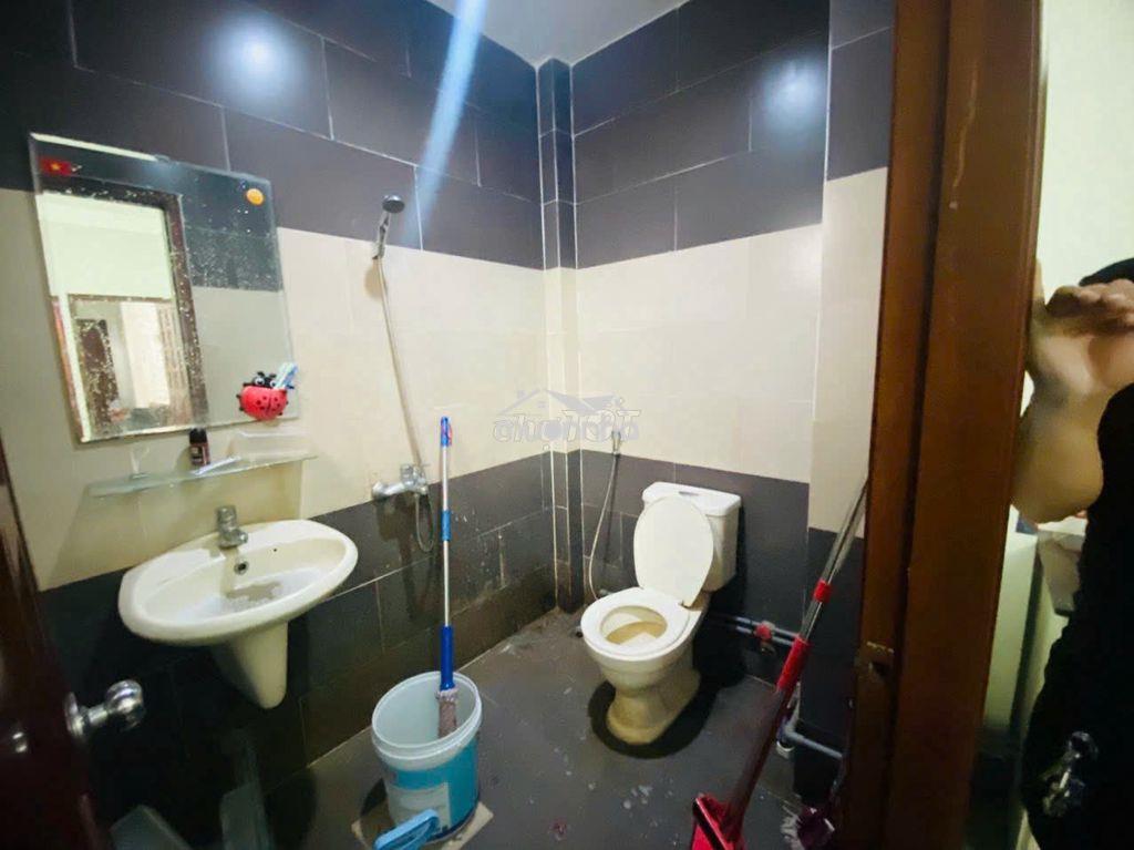 Phòng 5tr cửa sổ trời hẻm 196 tô hiến thành p15 quận 10. - 4