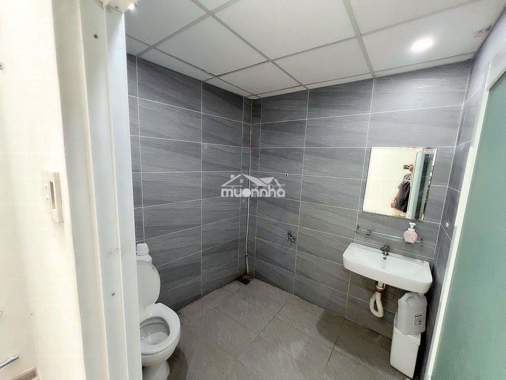 Cho thuê nhà đường thoài ngọc hầu sát luỹ bán bích : 4 x 21 m đúc 1 l - 4