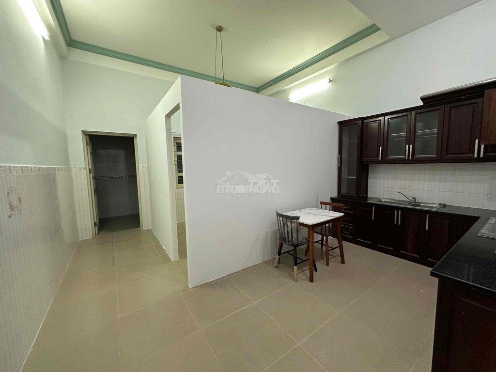 Cho thuê nhà hẻm rộng ở gia đình giá thuê rất rẻ - 2