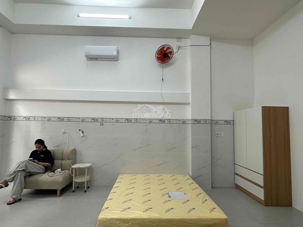 Cho thuê căn hộ dv tầng trệt đầy đủ nội thất có sân sau - 2