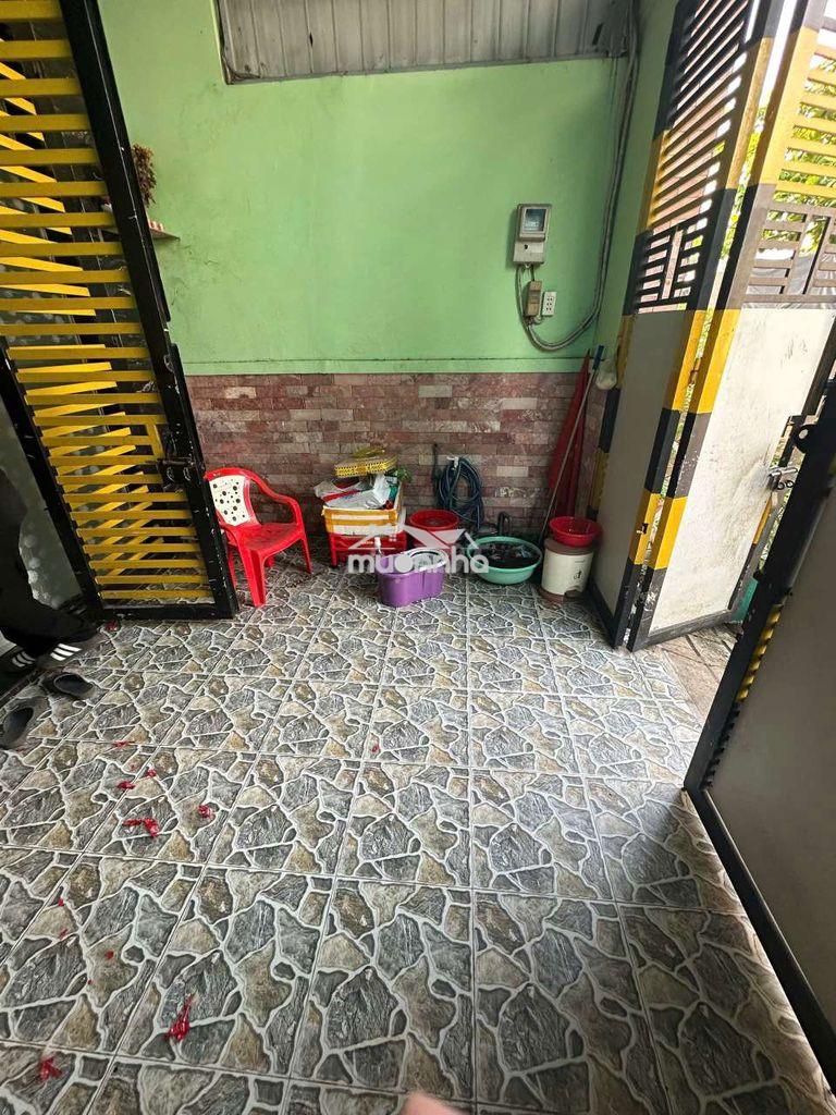 Nhà đường xe tải - 2pn - gần chợ - 2