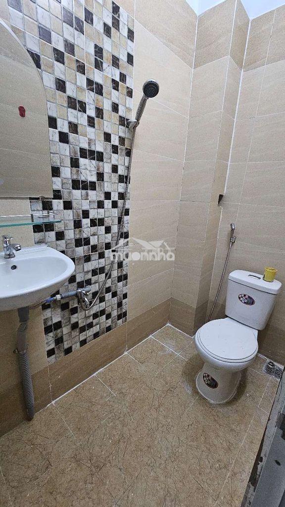 Nhà mới dọn vào ở liền gần chợ đường huỳnh tấn phát. - 4