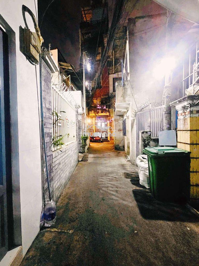 Bán nhà nở hậu diện tích lớn 84m , 7pn , võ duy ninh giáp quận 1,