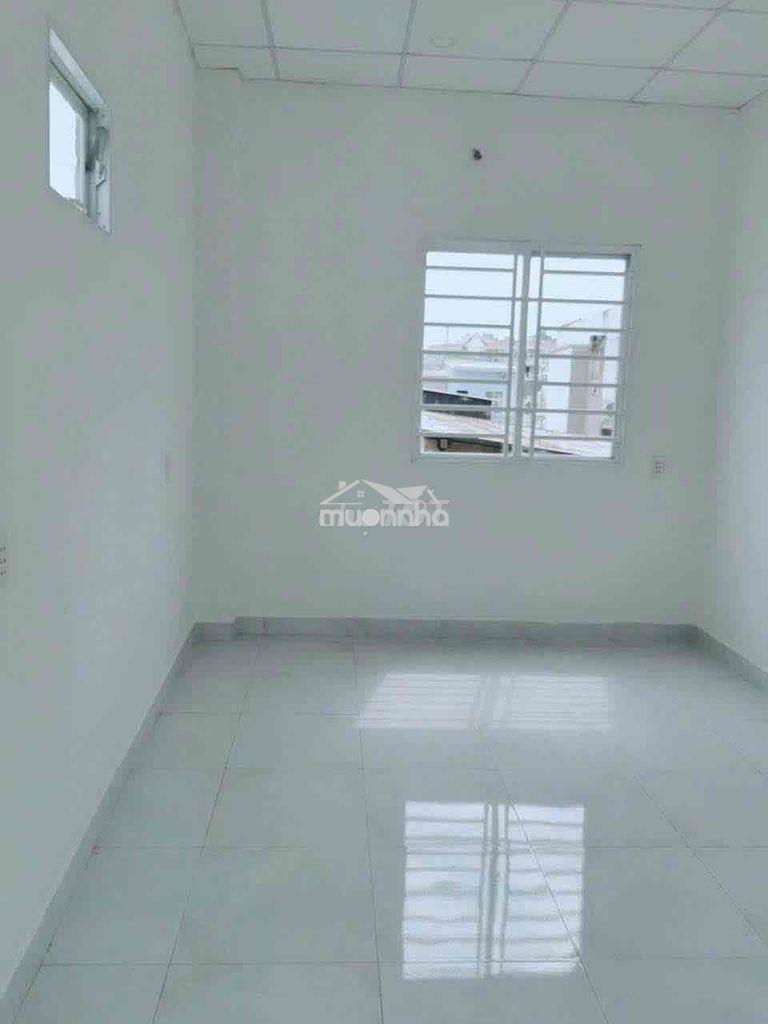 Bán nhà hoà bình giá công nhân nhà sổ riêng vị trí trung tâm thương lu