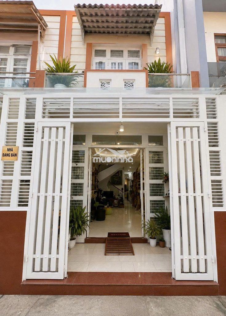 Hiếm có bình thạnh: nhà 2 tầng kèm hẻm hông riêng rộng bằng cả căn hộ!