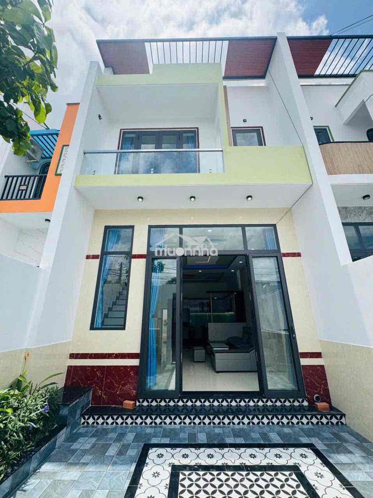 Nhà vị trí trung tâm ngã 3 mỹ hạnh cách vinhomes sg park 10p - 2