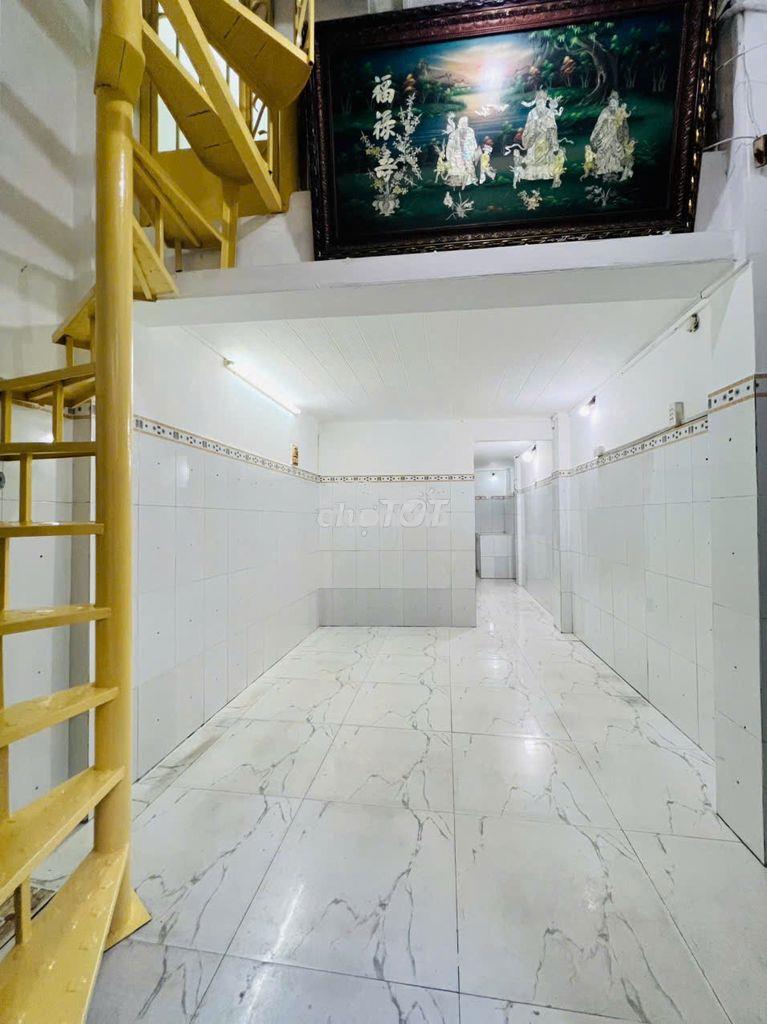 Cho thuê nhà hẻm nguyên căn 1 trệt 2 lầu hướng trung tâm