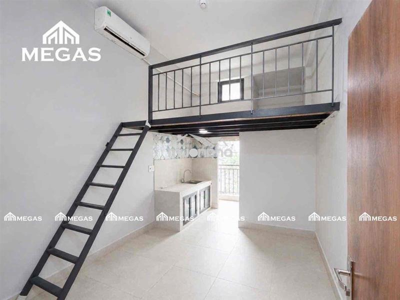 Phòng gác cao có ban công rộng ngay sát lotte gần tôn đức thắng quận 7
