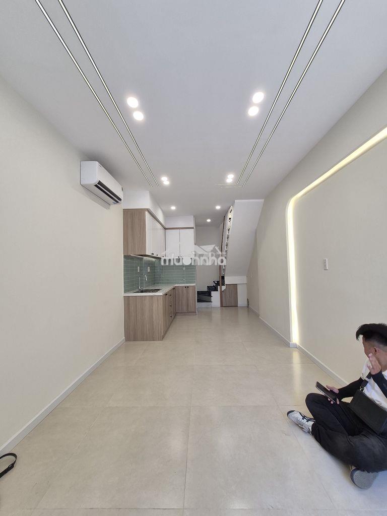 Nhà vip q7- hẻm ôtô- 3x8m- 2 lầu- ko lộ giới- chỉ 3 tỷ nhỉnh