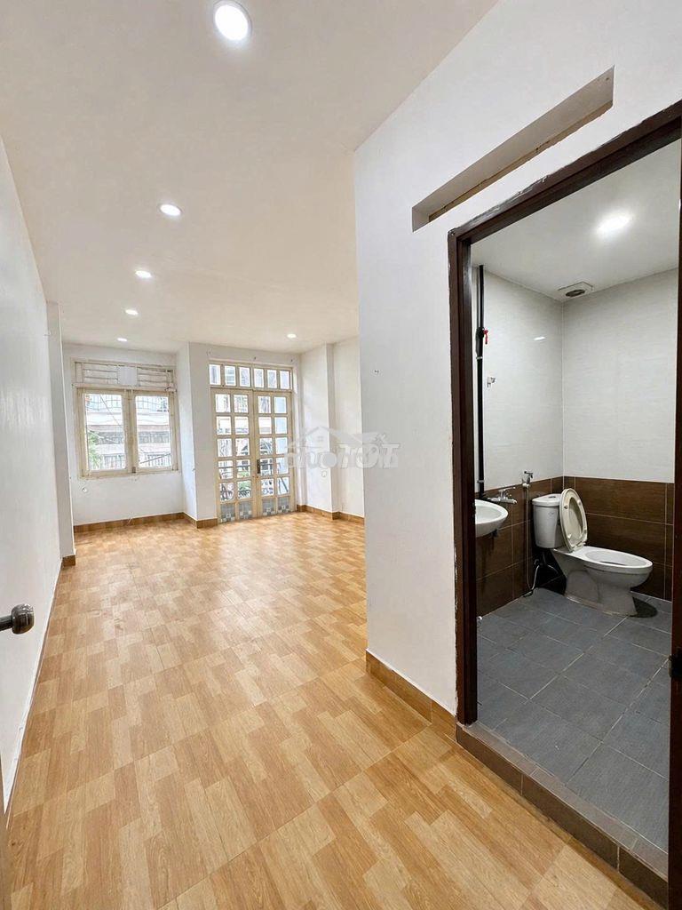 Giảm mạnh 2 tỷ - 68m2 vuông vức - hẻm ô tô thông - sát rạch xuyên tâm - 4