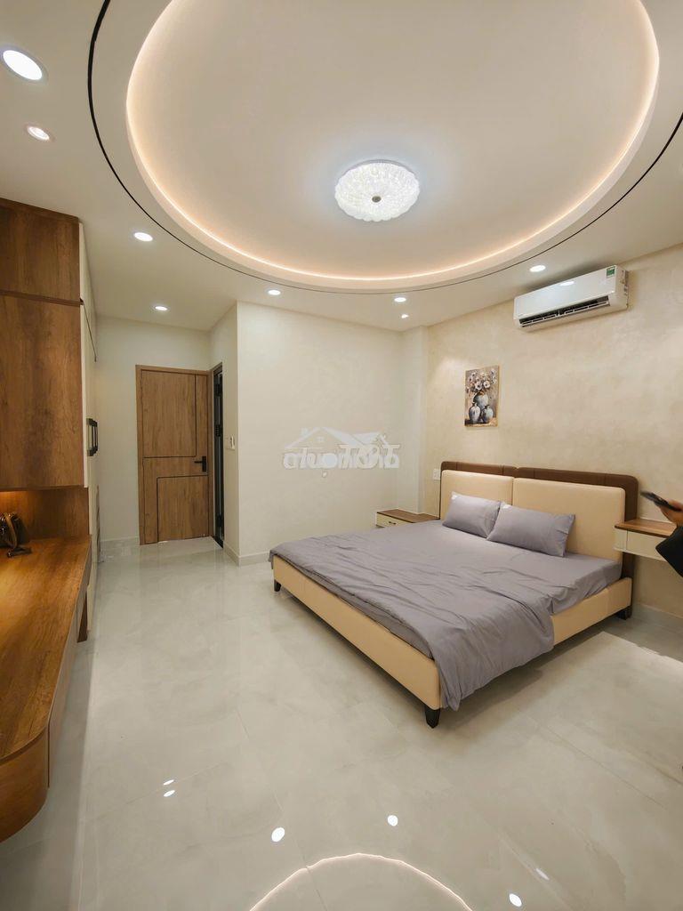 Phan xích long, 66m2, hxt cách 10m, sân 15m2, balcon 2 mặt, pn trệt - 2