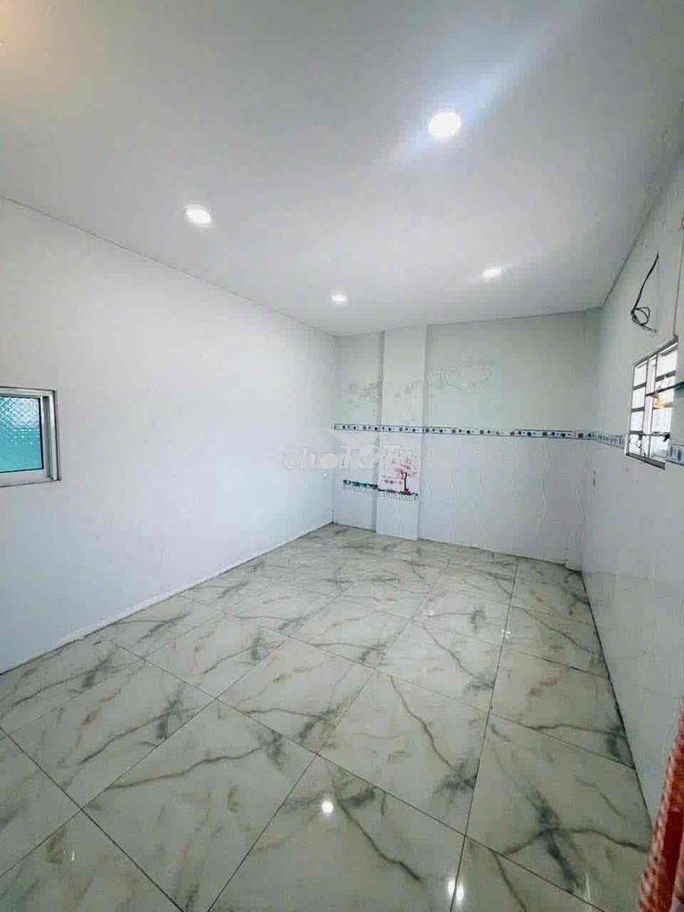Mã lò nhà 3tầng - 3pn - 5 x 11 - hẻm xe hơi - 9tr - 2