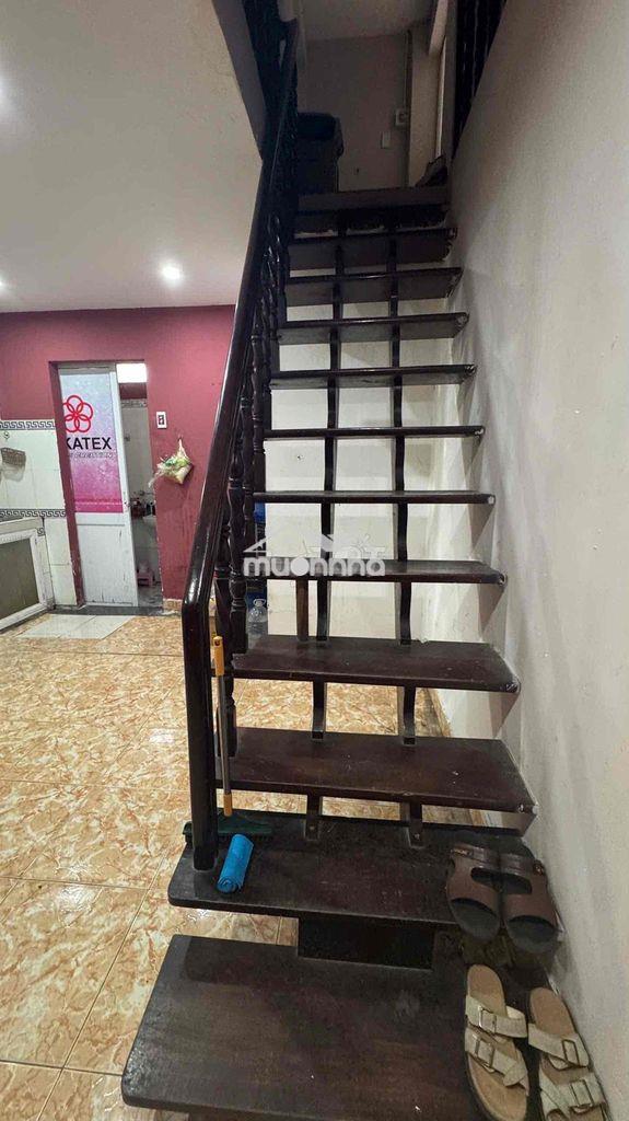 Cho thuê nhà ngay đại học công thương - dt 6x18m 1 trệt 1 lửng 3pn 2wc - 4