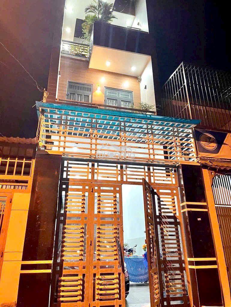 Cho thuê nhà đúc 4 lầu đường thoại ngọc hầu 4 ,1 x 20 m : 5 pn, 4 wc