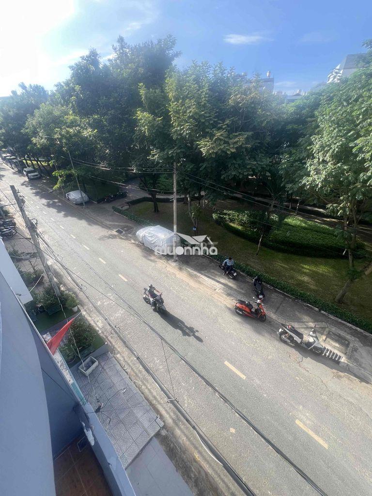 Cho thuê nhà mặt tiền đối diện công viên kdc bình phú - 2