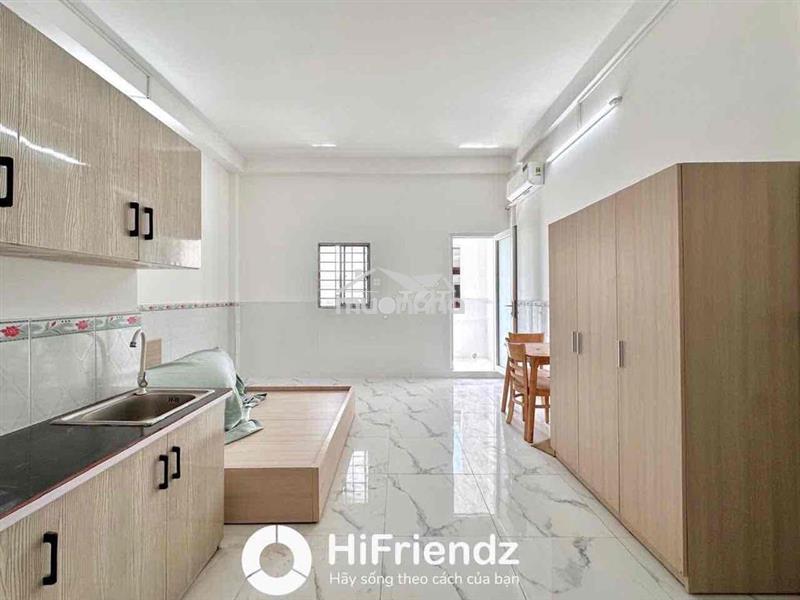 Căn hộ ban công tách bếp full nội thất siêu rộng ngay ngã tư bốn xã