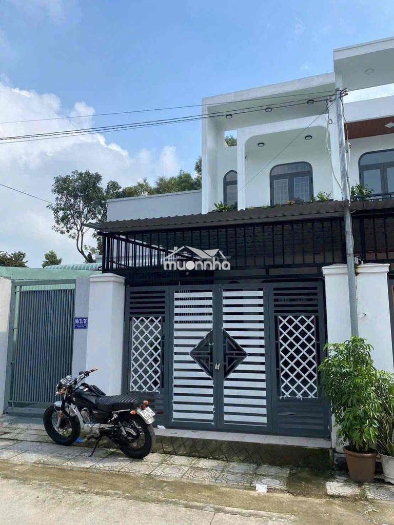 Cho thuê nhà mới 4phòng ngủ sân ô tô gần ubnd phú lợi