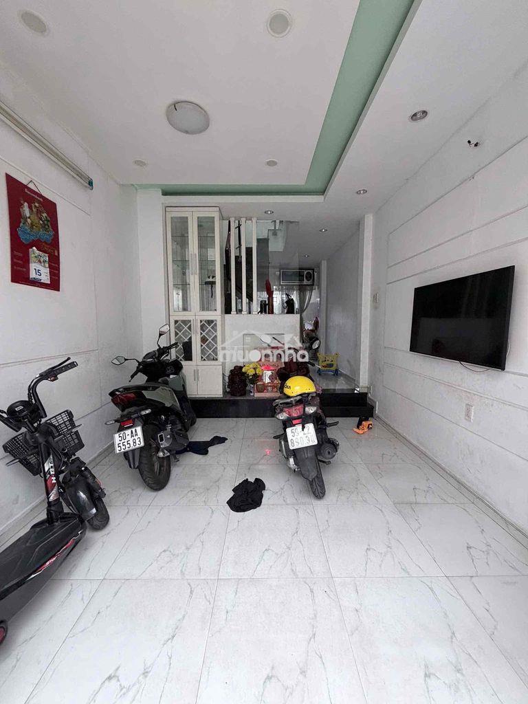 Nhà đẹp 4 tầng gần siêu thị eon cao lỗ