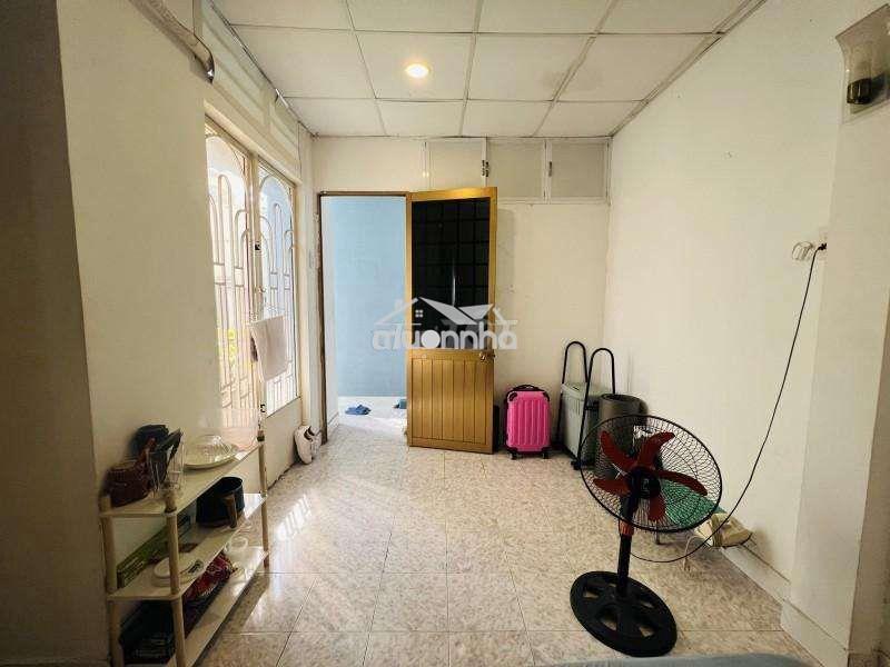 Nguyễn thị minh khai -q.3 - sát mặt tiền - 3 tầng btct- chỉ 3.1 tỷ tl. - 4