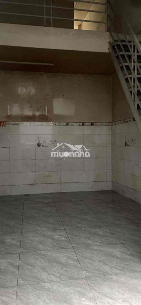 Nha cho thuê 4 m dai5 m gác lửng gần dưởng số 10 vào hẽm 100 m