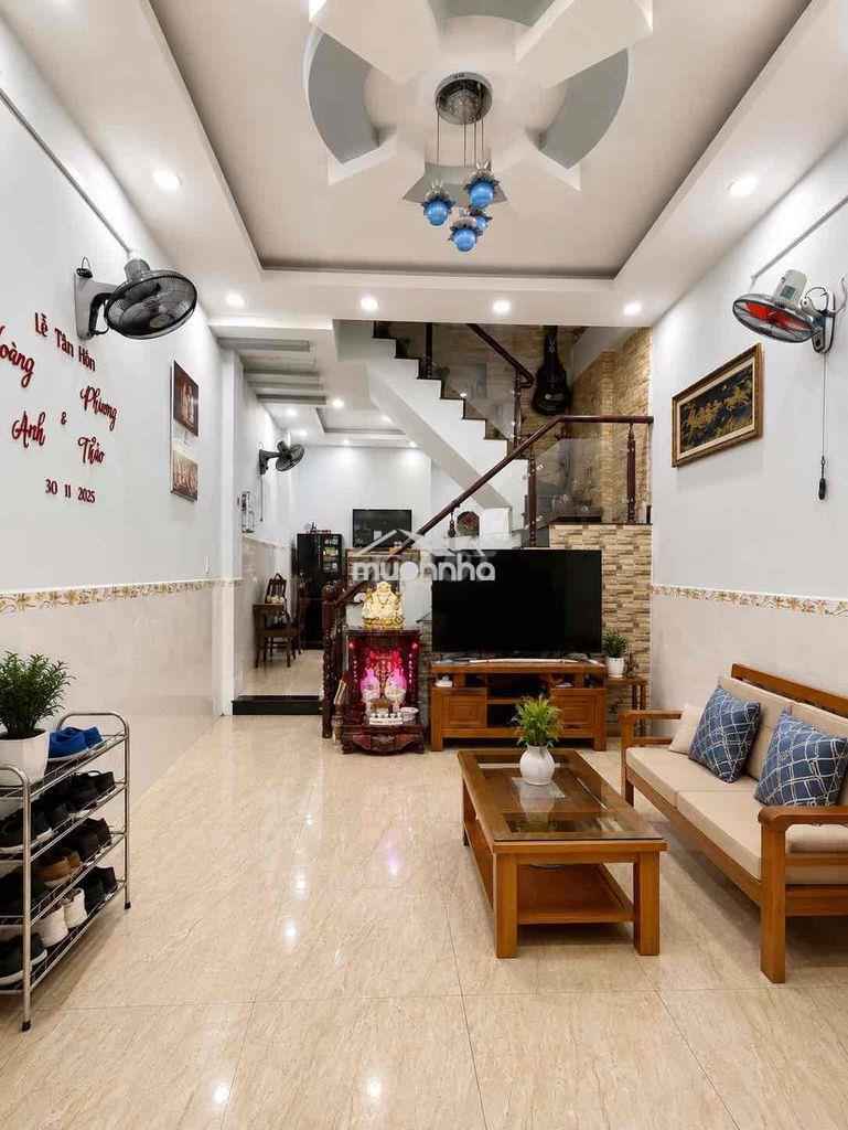 Nhà 49,5m2, gần mầm non nguyệt quế - lê văn qu ko lộ giới