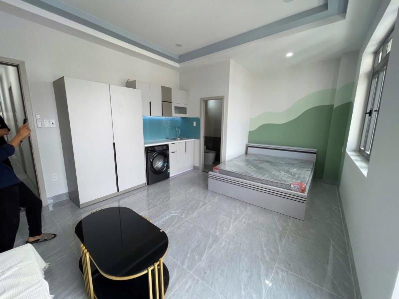 Cho thuê studio ban công 35m2 có thang máy - hầm xe - ngay chợ bà chiểu - đại học hutech - ngoại thương - 4