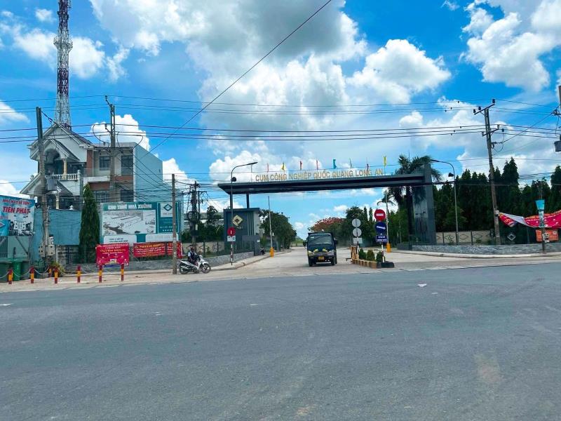 Cho thuê nhà nguyên căn mặt tiền lộ nhựa lớn tl 830 (nay là tỉnh lộ 824) lương bình bến lức long an  - 3