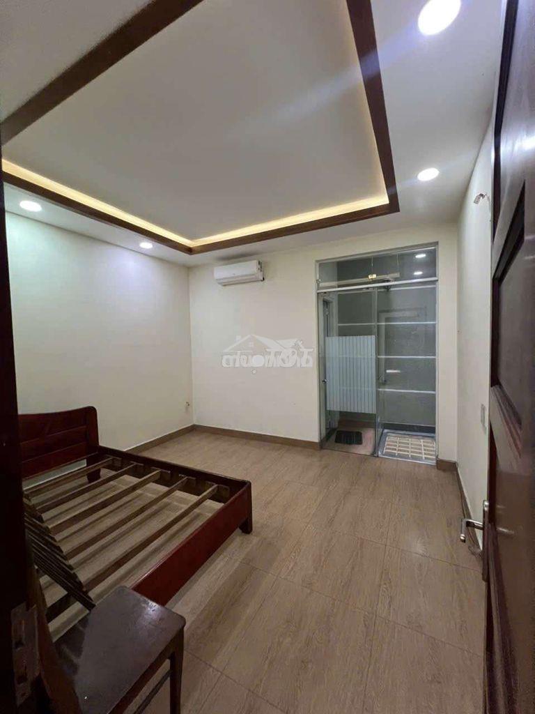 Cho thuê nhà đ/c 196/15 tân sơn nhì - 3 tấm -3pn-4wc- full nt - 3