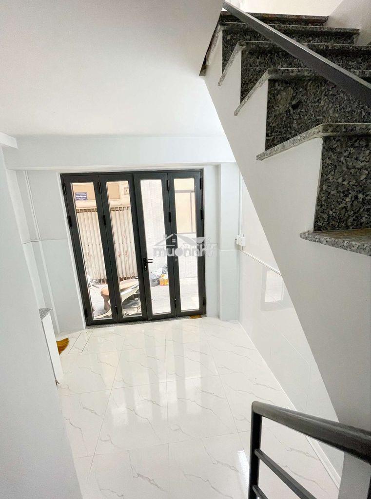 Nhà 3 tầng ngay ngã tư lạc long quân âu cơ - Ảnh 4