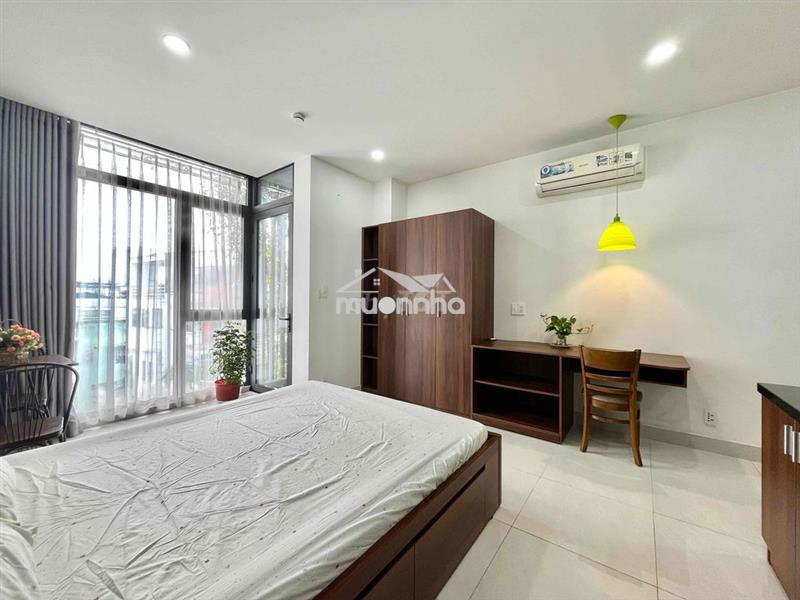 Cho thuê căn hộ cửa sổ lớn, ban công máy giặt riêng - bùi đình tuý