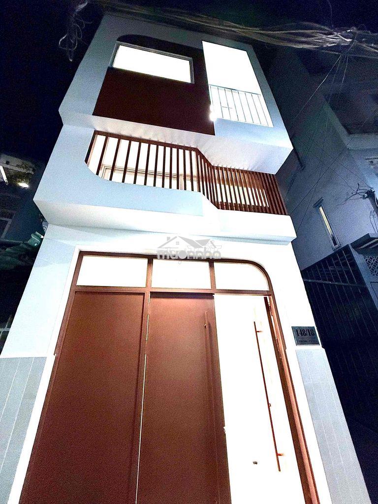 Nhà đẹp 3 tầng , dt 21m2 , hẻm 3m , tôn đản q4.