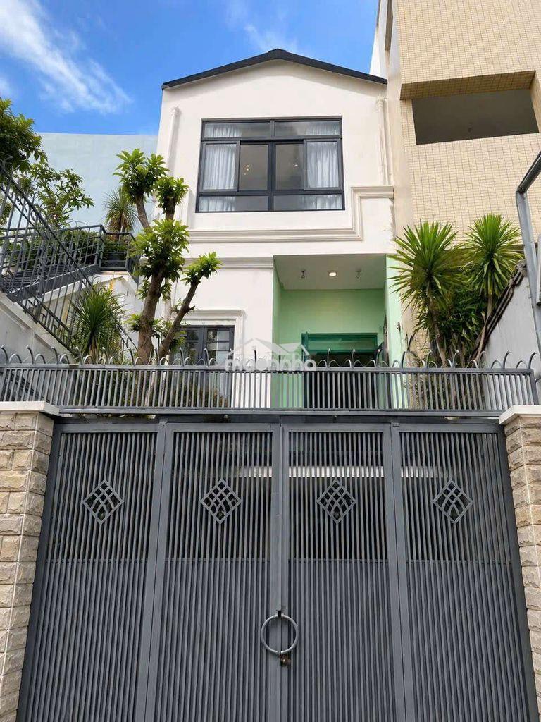 Mặt tiền trần hữu trang kd tự do phú nhuận. 