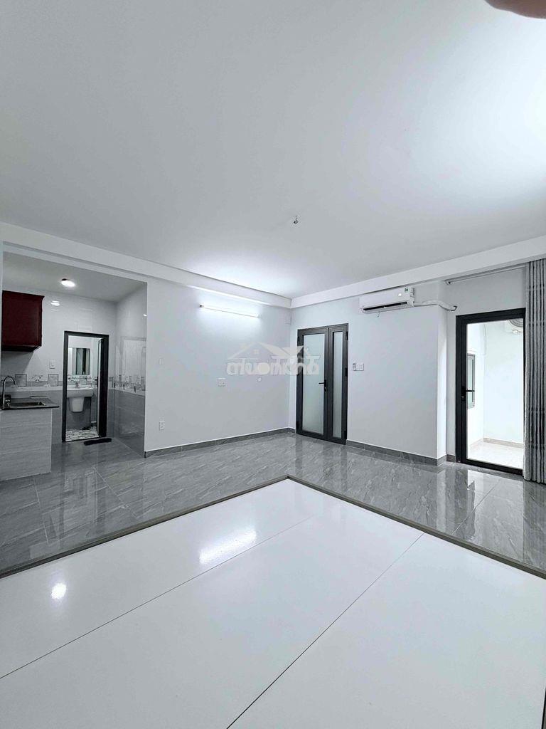 Phòng hơn 35m2, ban công rộng, lý thường kiệt, p. diên hồng (quận 10),