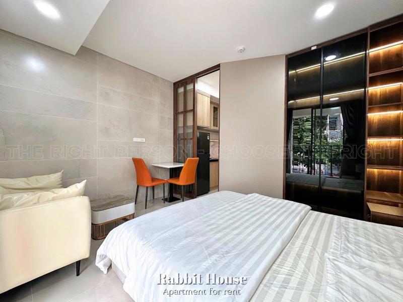 Cho thuê căn hộ ban công full nội thất hiện đại ngay ngã tư hàng xanh tiện đi quận 1  - Ảnh 4