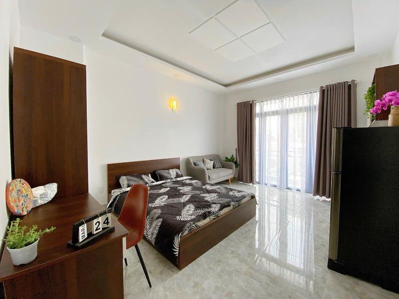 Thuê ngay căn hộ ban công mới 100% full nội thất ngay khu ẩm thực phan xích long giáp quận 1,3 khu an ninh - Ảnh 2
