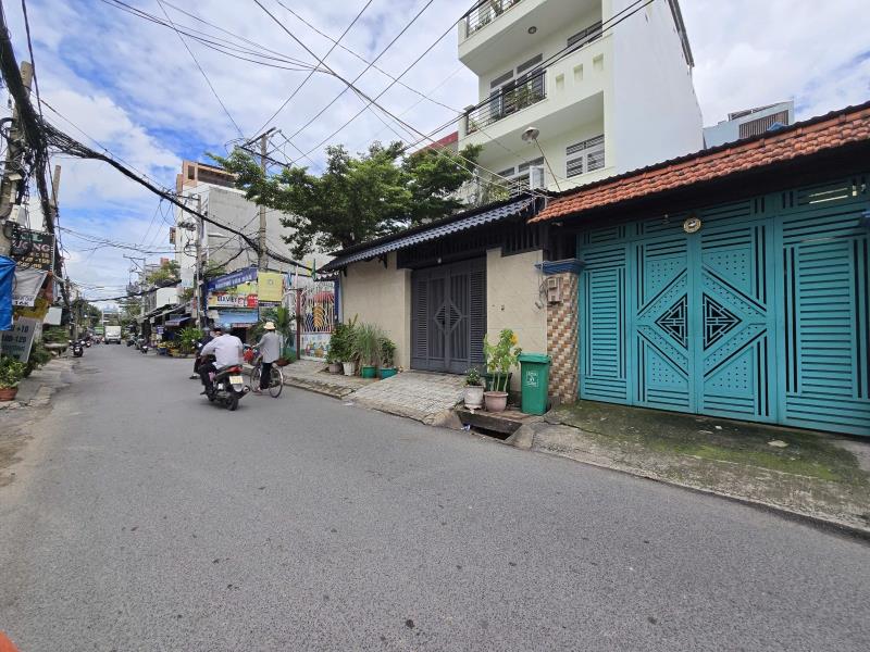 Nhà 11,8m x 38m, nở hậu, mặt tiền nhánh phan huy ích, kế bên tân bình