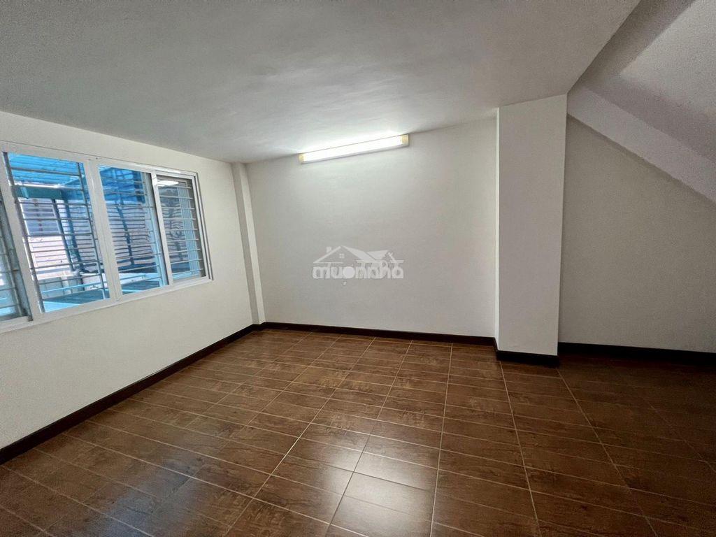 Nhà đường cộng hòa  diện tích: 7x20m hầm trệt 3 lầu, có thang máy - Ảnh 4