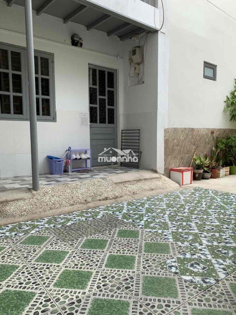 Cho thuê nhà trọ 1 trệt+1 lầu sàn gỗ có ban công riêng