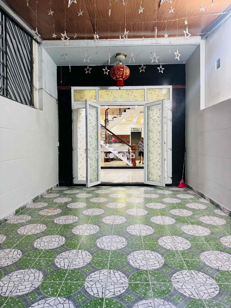 Nhà 2 lầu sân xe hơi tx25 mới đẹp giá 11 triệu - Ảnh 2