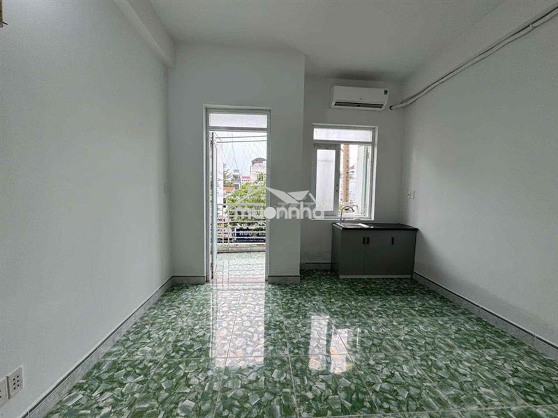 Cho thuê phòng ban công ngay chợ gần trường đại học văn hoá