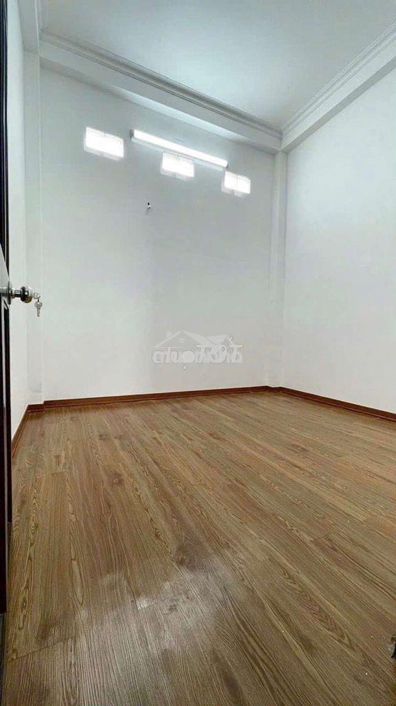 Cho thuê nhà hẻm 458 huỳnh tấn phát, bình thuận, quận 7,dt:25m,gia5tr