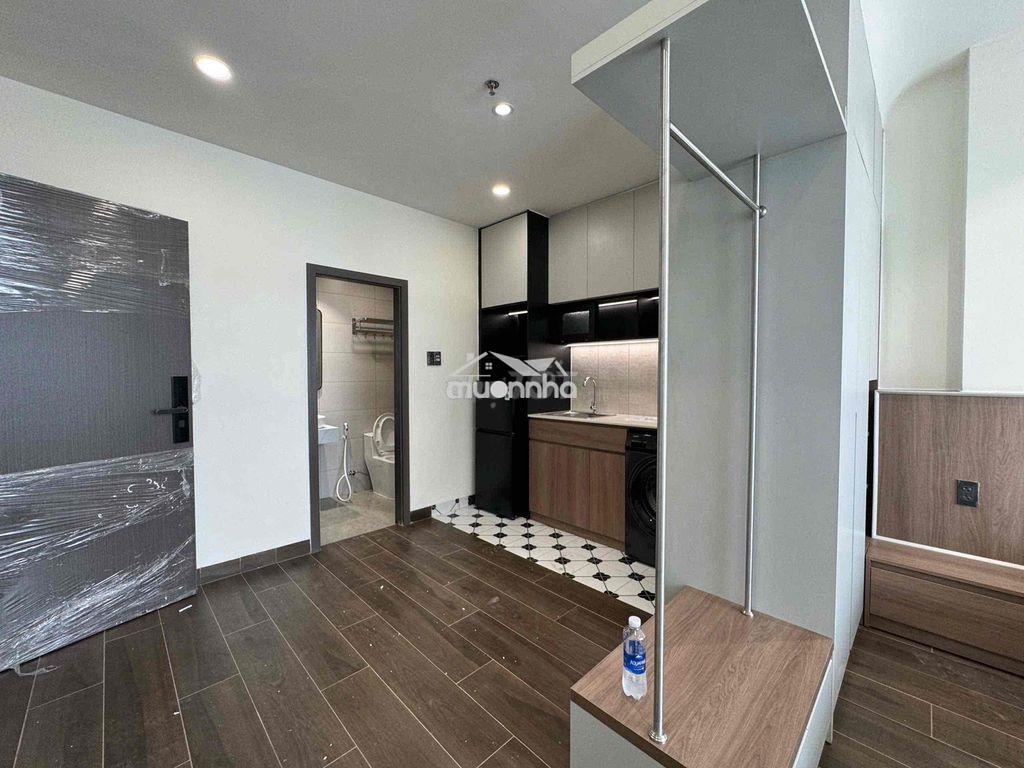 Giá tốt căn hộ tách bếp 8tr ngay sân bay có thang máy - 4